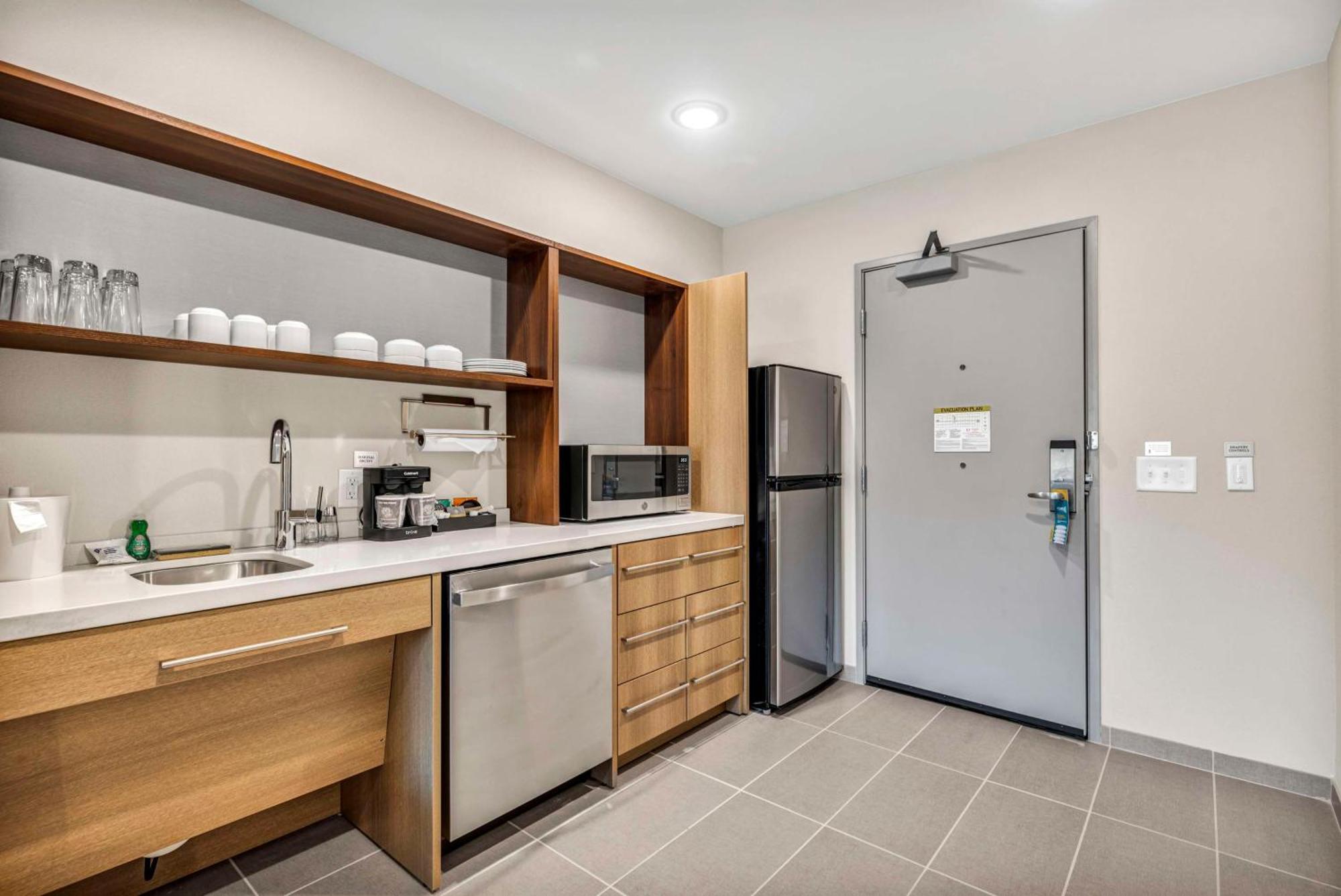 Home2 Suites By Hilton Raleigh West Lenovo Center Exteriör bild