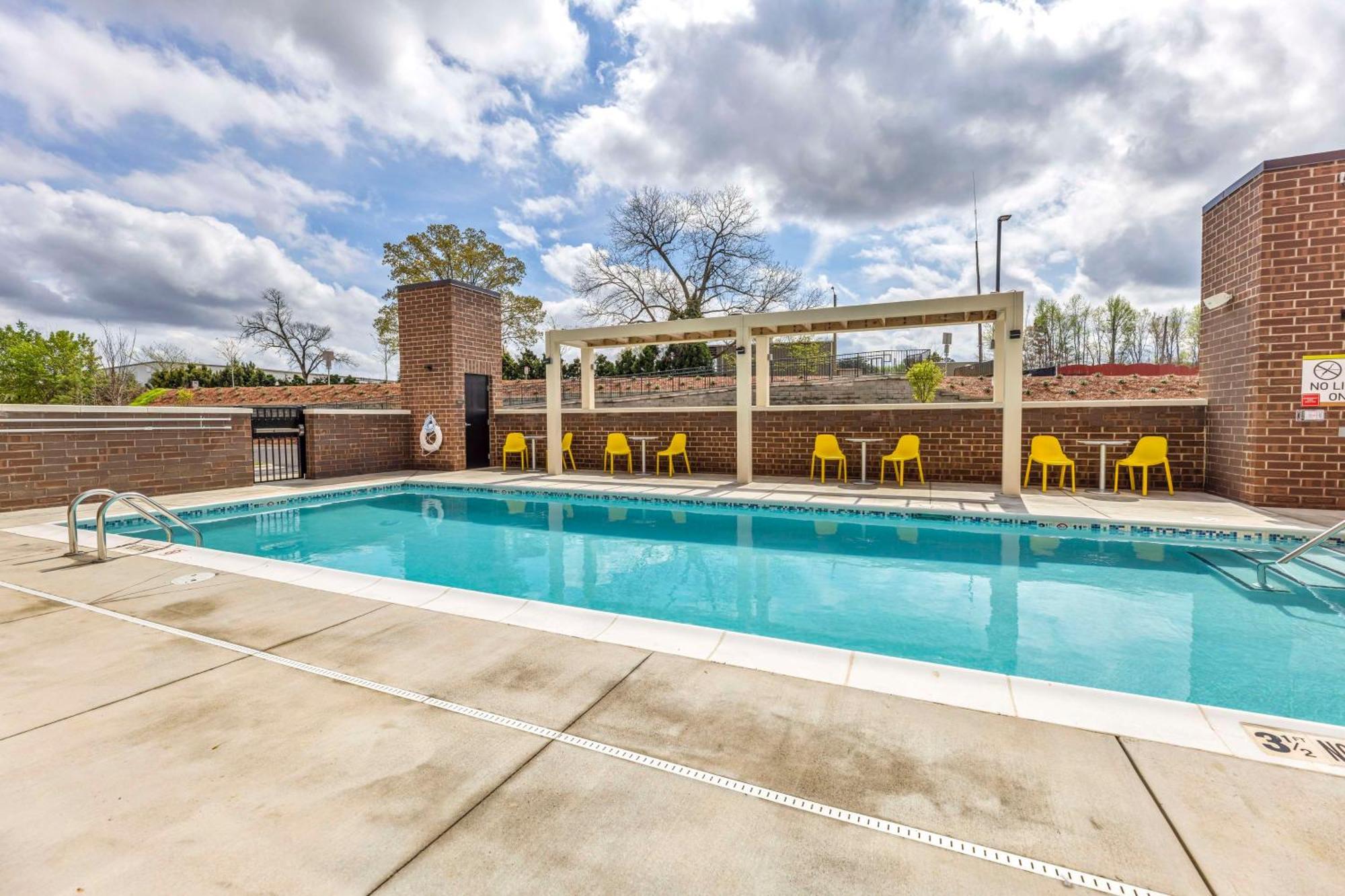 Home2 Suites By Hilton Raleigh West Lenovo Center Exteriör bild